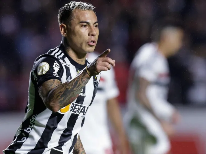 Edu Vargas vuelve anotar en Atlético Mineiro y pelea por ser titular