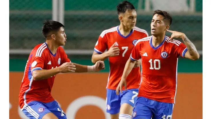 Assadi, el gran salvador de La Roja anoche en Colombia.