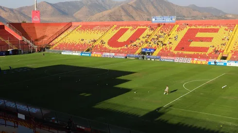 Unión Española asegura que siguen trabajando por tener buena su cancha.