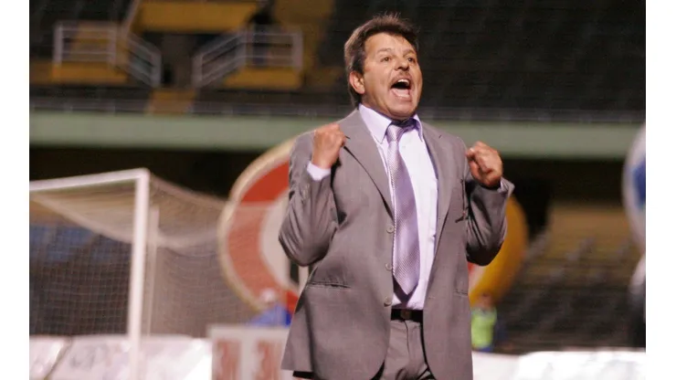 Jorge Garcés aplaude el triunfo de la U a Palestino.