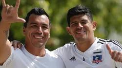 Esteban Paredes comparte con el capitán de Colo Colo Esteban Pavez.