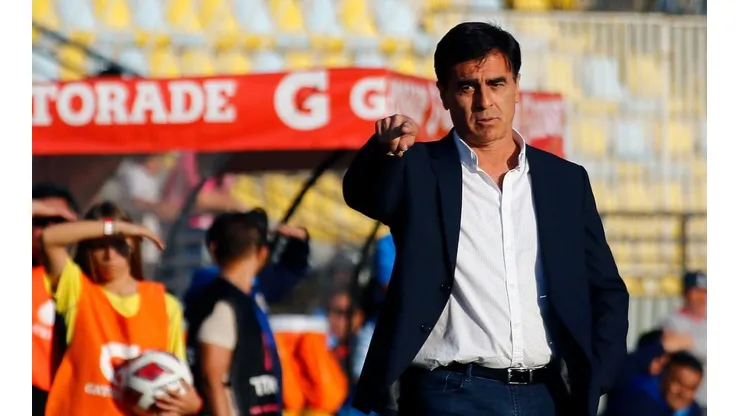 Quinteros se prepara para el debut en el torneo junto a los albos.