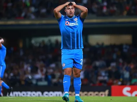 Iván Morales no ve la luz y lo pasa mal en el Cruz Azul
