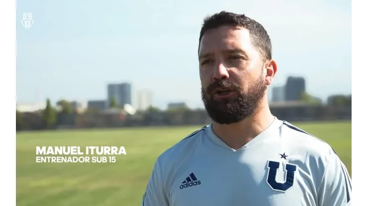 Manuel Iturra comenzó esta temporada a trabajar en las juveniles azules.