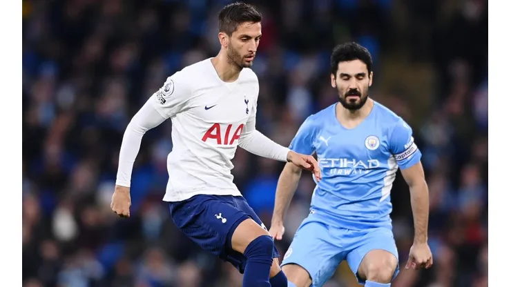 Manchester City recibe al Tottenham por una fecha pendiente de la Premier.