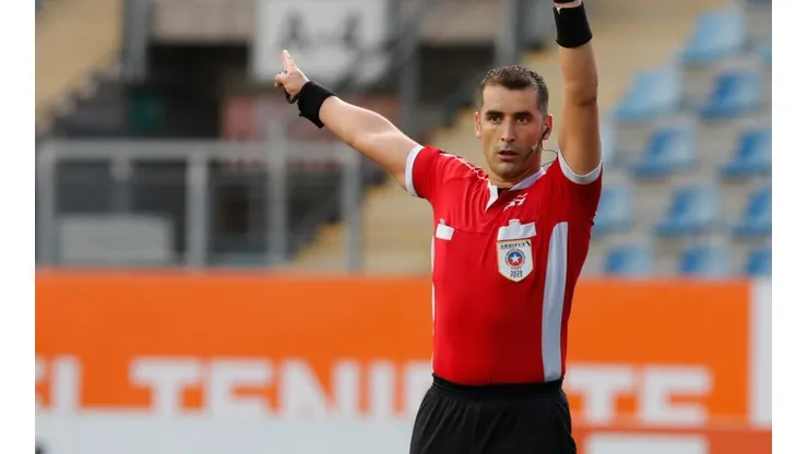 Véjar dirigirá un clásico de colonias en la primera fecha.