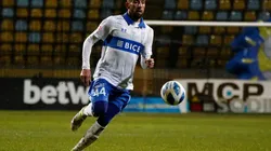 Mauricio Isla presentó molestias y su ausencia preocupó a Ariel Holan en la UC