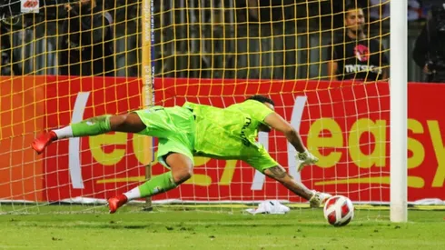 Arquero de Magallanes cuenta la firme en el penal atajado a Maxi Falcón: "Lo vi mirando mucho al otro palo"