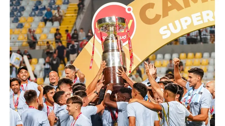 Magallanes disfruta su gran momento en el fútbol chileno.