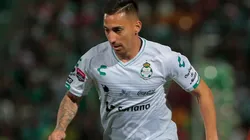 Correa no se movería de México según palabras del DT de Santos Laguna.