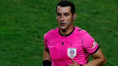 Yáñez le prestó ropa a Quinteros por sus reclamos al árbitro Véjar.