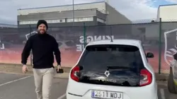 Gerard Piqué ni ahí con los dardos de Shakira y llega en un Twingo para vivir la Kings League