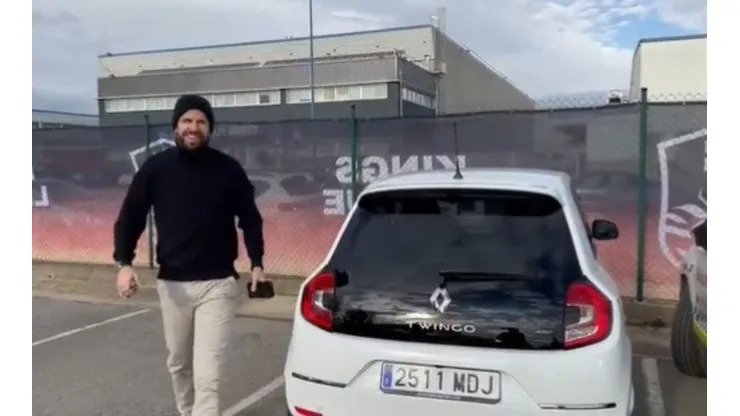 Gerard Piqué ni ahí con los dardos de Shakira y llega en un Twingo para vivir la Kings League