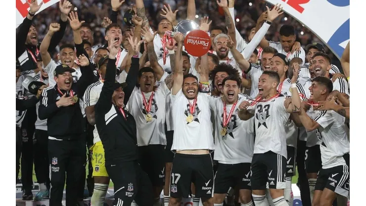 La "marca de las tres bandas" hizo noticia entre los hinchas de Colo Colo.