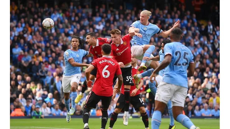 En la primera rueda, Manchester City goleó a su clásico rival.