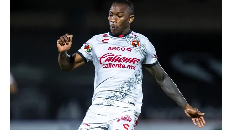 Conoce a Fabián Castillo, jugador colombiano que podría llegar a Colo Colo.
