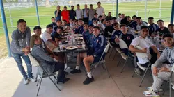 Manuel Iturra fue invitado a conversar con los juveniles de Universidad de Chile.