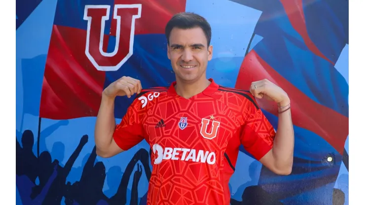 Cristopher Toselli posó con la camiseta de la U para 2023