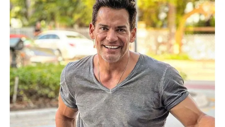 Cristián de la Fuente compite en el Ironman de Pucón y ahora se va a Estados Unidos para animar el Miss Universo
