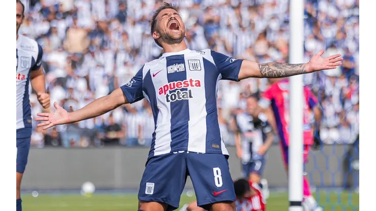 Gabriel Costa se olvida de Colo Colo y festeja con Alianza