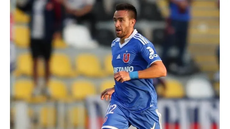 Matías Zaldivia agarra protagonismo en la última línea azul.