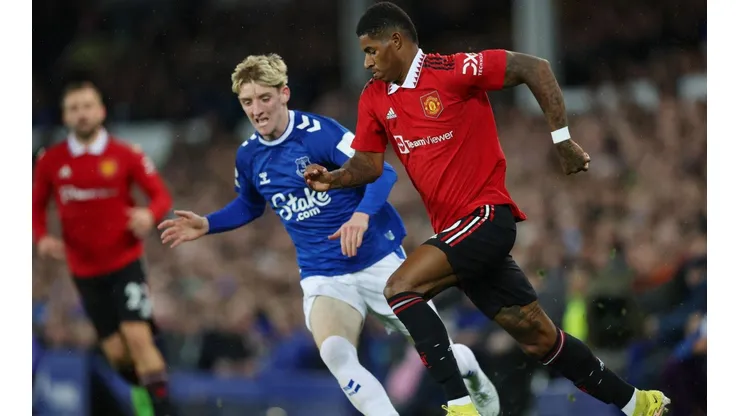 Manchester United y Everton buscan la clasificación en la FA Cup.
