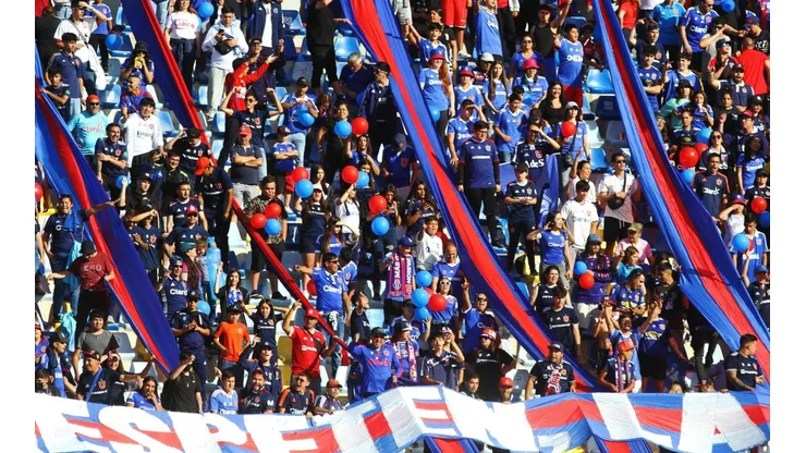 Los hinchas de Universidad de Chile llegan en masa a Coquimbo.