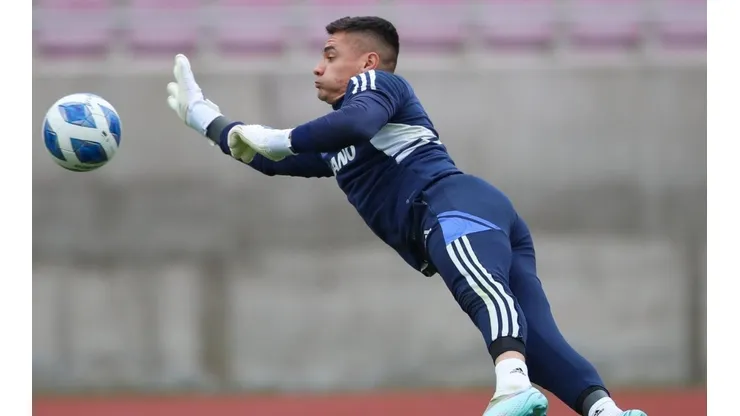 Cristóbal Campos participa en el entrenamiento de la U en La Serena.