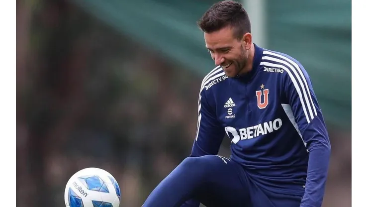 Matías Zaldivia tuvo su estreno con los hinchas azules con la camiseta de Universidad de Chile