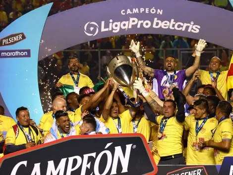 Colo Colo recibe el CV de goleador argentino para reemplazar al Gato Lucero