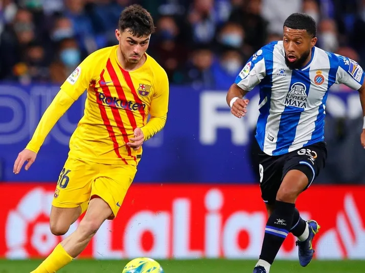 ¿A qué hora juega Barcelona vs Espanyol?