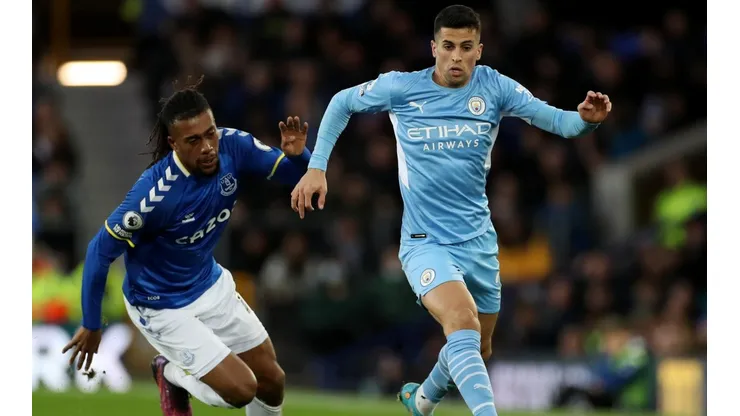 Manchester City recibe al Everton en el Etihad Stadium.