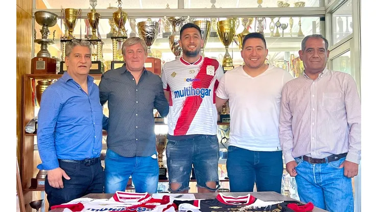 Nuevo delantero llega a Curicó