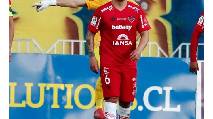 Lorenzo Reyes tendría acciones de Ñublense