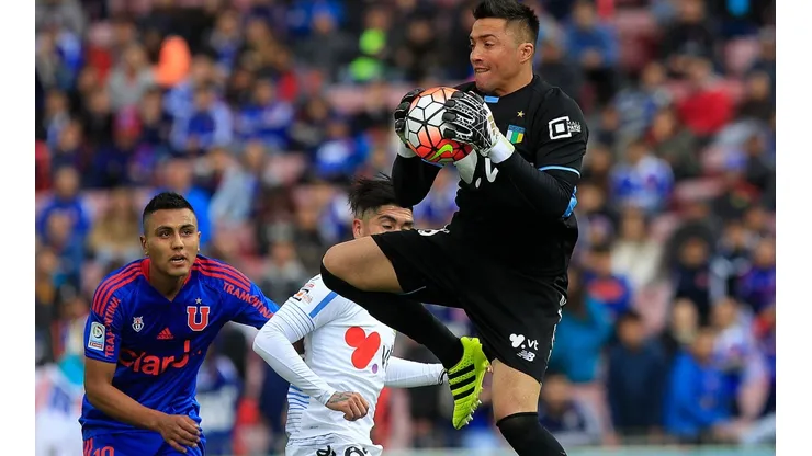 Miguel Pinto defendió a Colo Colo y los hinchas de la U resisten su vuelta al club.