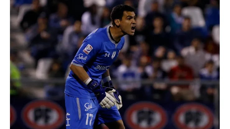 Cristopher Toselli tiene el desafío en la U de mostrar sus condiciones en el fútbol chileno.