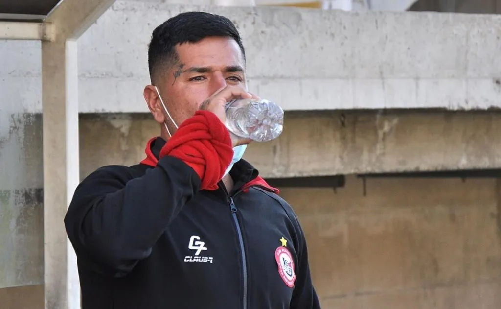 Kike Acuña, por el momento, se encuentra lejos del fútbol.