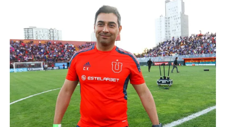 Fuerza Carlos Véliz: Familia azul se une para apoyar al técnico de Universidad de Chile Femenino