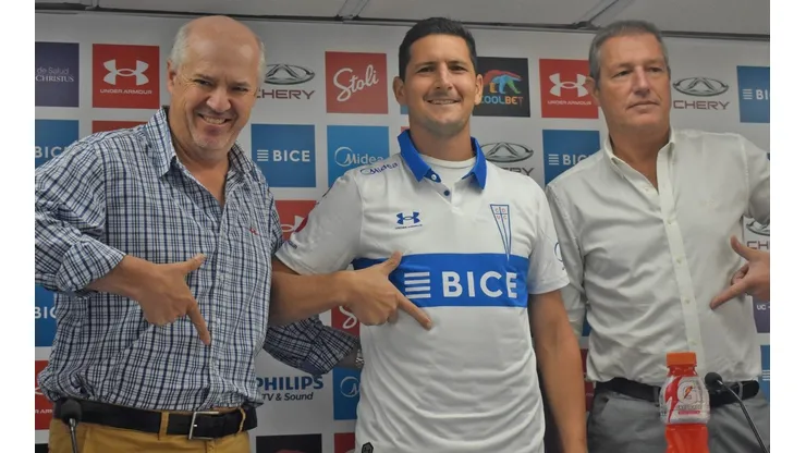 Guillermo Burdisso fue presentado en la Universidad Católica para 2023.