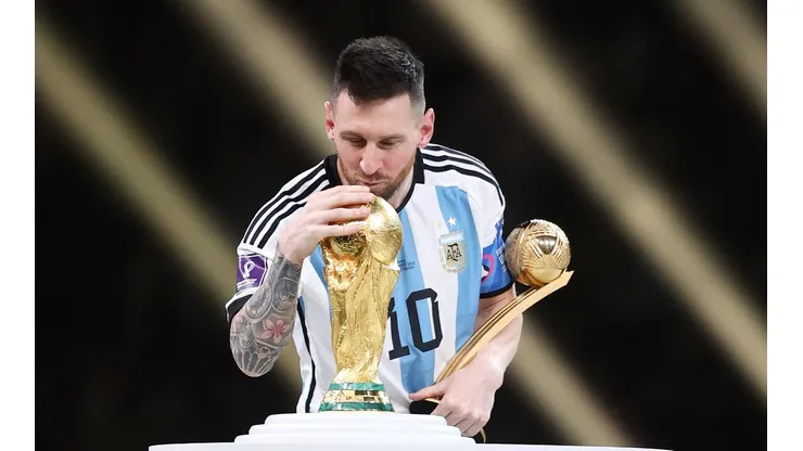 Lio Messi se quedó con el Balón de Oro en el Mundial por ser el mejor jugador del Mundial.