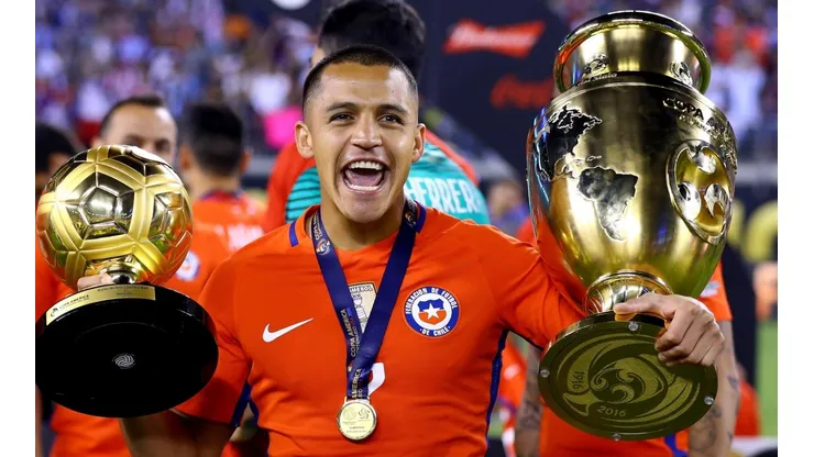 CONMEBOL saludó a Alexis Sánchez y generó la polémica en redes.