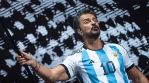 Un ferviente Ricardo Arjona celebra a rabiar el título mundial que consigue la selección argentina