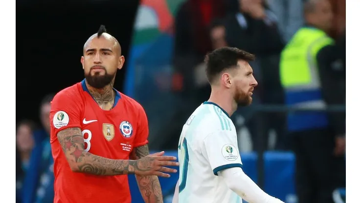 El volante chileno felicitó el título de Argentina y de su hermano Lio Messi