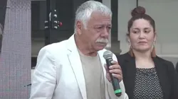 Un emotivo momento se vivió en el homenaje a Caszely.