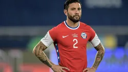 Mena volvió a Chile y desde 2023 jugará en Universidad Católica