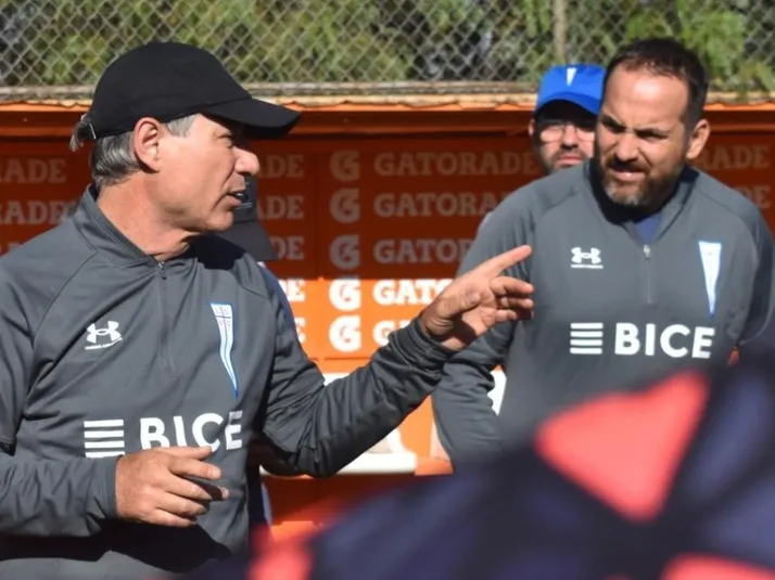 ¿Quién es el nuevo refuerzo de Ariel Holan en el cuerpo técnico de la UC?