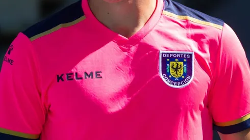 Vicnete Bernedo no tendrá chances en la Católica y partirá a préstamo a Cobreloa en 2023.