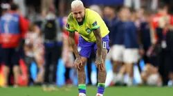Neymar sufre por lo ocurrido en Brasil y vive otro mal momento con el equipo.