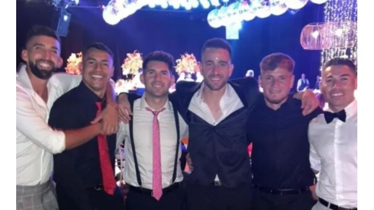 Zaldivia y sus ex compañeros en su matrimonio.