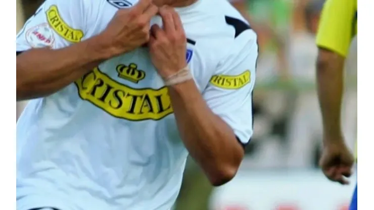 Detienen a falsa sanadora espiritual por estafar a ex delantero de Colo Colo, Claudio Bieler